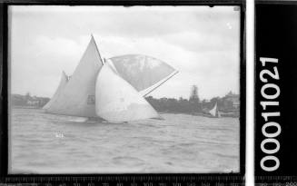 18-footer ADVANCE or NSW sailing on Sydney Harbour