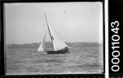 16-foot skiff sailing on Sydney Harbour