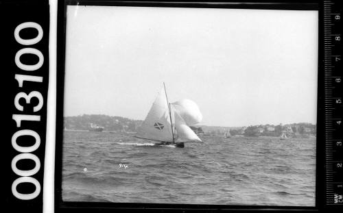 18-foot skiff MASCOTTE on Sydney Harbour