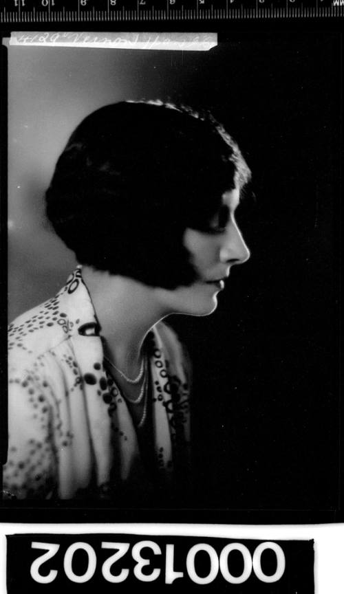 Portrait of singer Miss Patsy / Patsie Hill