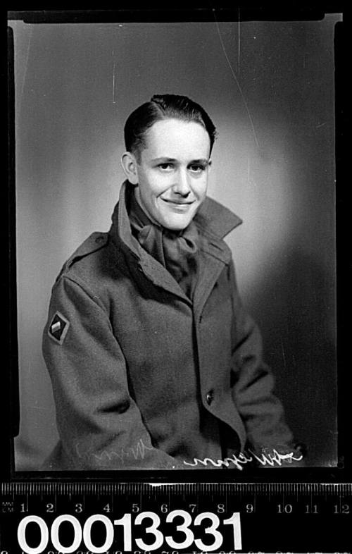 Portrait of a soldier of either the 2nd Garrison Brigade signals or 7th Division signals
 

