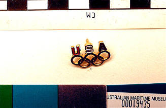 UNITED STATES OF AMERICA BADGE TO COMMEMORATE THE 1984 LOS ANGELES OLYMPIC GAMES