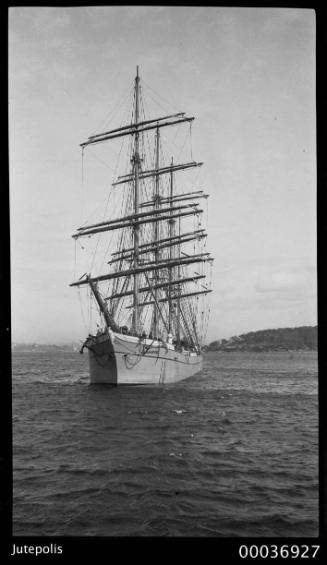 JUTE POLIS 4 masted barque under tow.