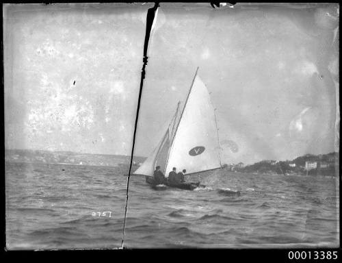 18-foot skiff VANITY sailing on Sydney Harbour