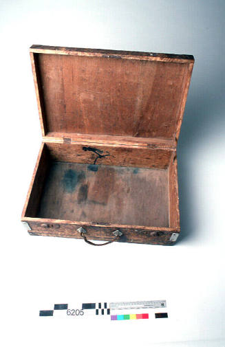 Dark brown suitcase used with (00006206), part of a collection of material relating to the immigration of Mr and Mrs Szuch to Australia