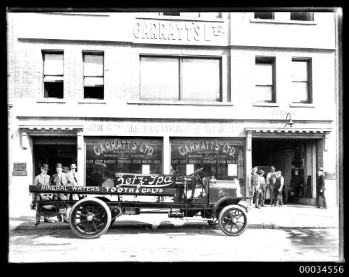 Tooth and Company Fiat drinks delivery truck in front of Garratt's Ltd showroom and garage in Sydney