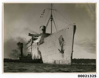 Troopship RMS QUEEN MARY in Sydney