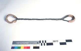 Harpoon shackle, consists of eight pieces of wire twisted together