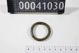 Circular metal loop