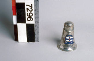 Pepper shaker from MV MANOORA, Adelaide Steamship Company Limited.