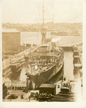 HMAS SYDNEY I in Sutherland Dock