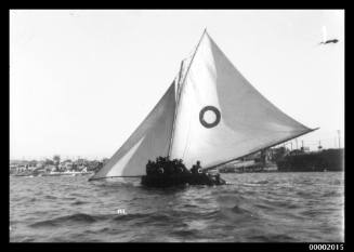 18-footer LIFESAVER under sail on Sydney Harbour