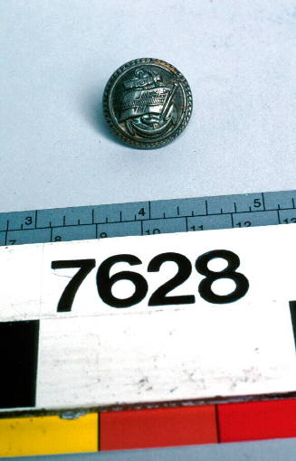 Metal uniform button from the Shaw Savill and Albion Line.
