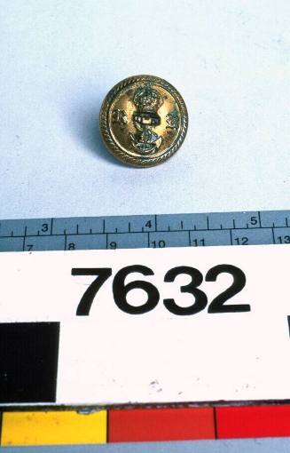 Uniform button from the Royal Naval Reserve.
