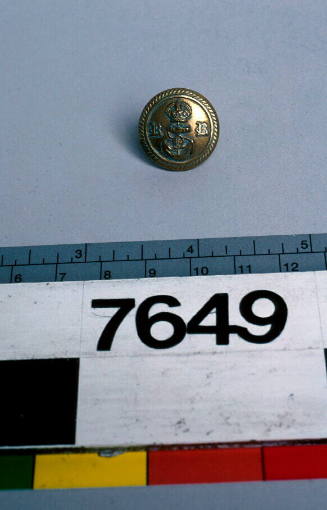 Uniform button from the Royal Naval Reserve