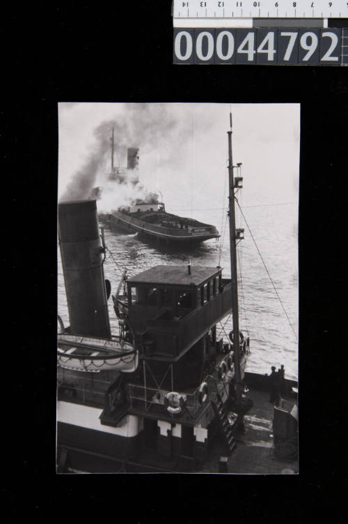 Tugs NEPTUNE and CANUTE manoeuvring NEW AUSTRALIA