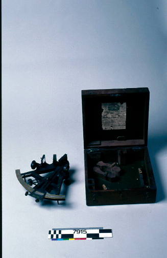 Sextant with carrying box from sailmakers William Russell