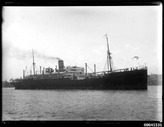 Aberdeen and Commonwealth Line SS LARGS BAY. One class service between ...