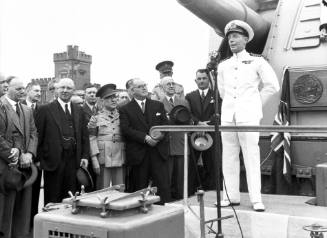 Gala presentation for HMAS SYDNEY, 11 February 1941