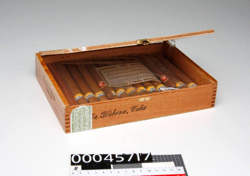 Box for Cuban cigars presented to Susie Maroney, signed by Fidel Castro