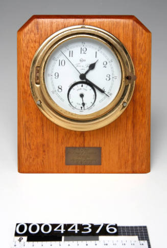 Mounted 'Barigo' desk clock
