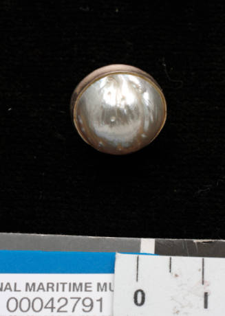 Cultured half pearl (or mabe pearl) and sterling silver earring