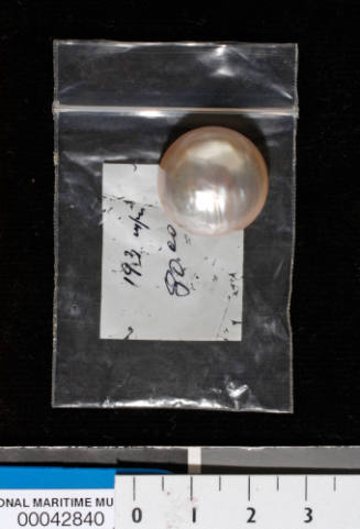 Large cultured half pearl (or mabe pearl) with shell base