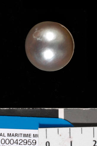 Hollow cultured half pearl