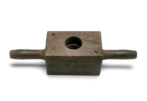 Timber thread cutter used by Lars Halvorsen Sons