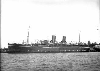 RMS MOOLTAN (Bow) at the P&O Wharf on Sunday afternoon 10 February 1924