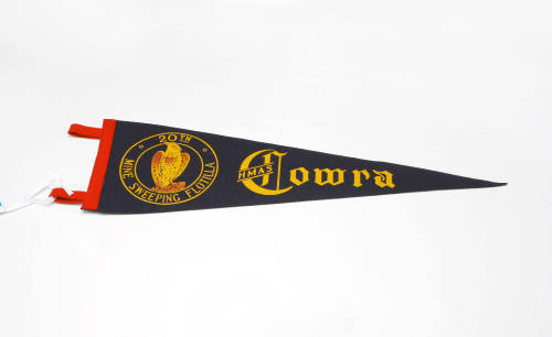 HMAS COWRA felt pennant