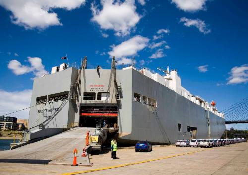 ROCKIES HIGHWAY preparing to discharge vehicles, Glebe Island