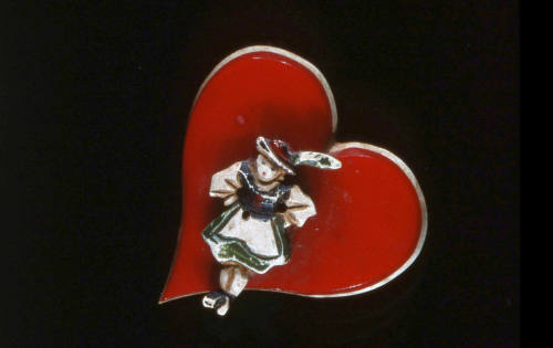Heart shaped brooch, belonging to Valerie Lederer