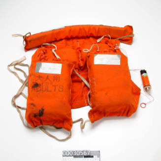 Life jacket from the KAYUEN