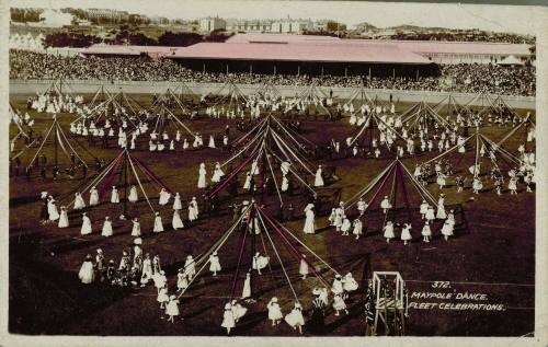 Maypole dance, Fleet celebrations