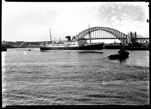 MV KANIMBLA entering Darling Harbour, Sydney