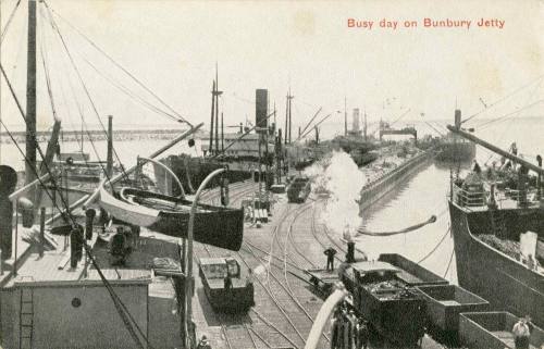 Busy day on Bunbury Jetty