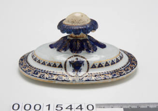 Lid part of a Chinese export Porcelain dinner service, made during the Quianlong Period