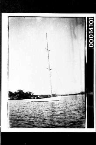 Starboard view of UTIEKAH II under sail