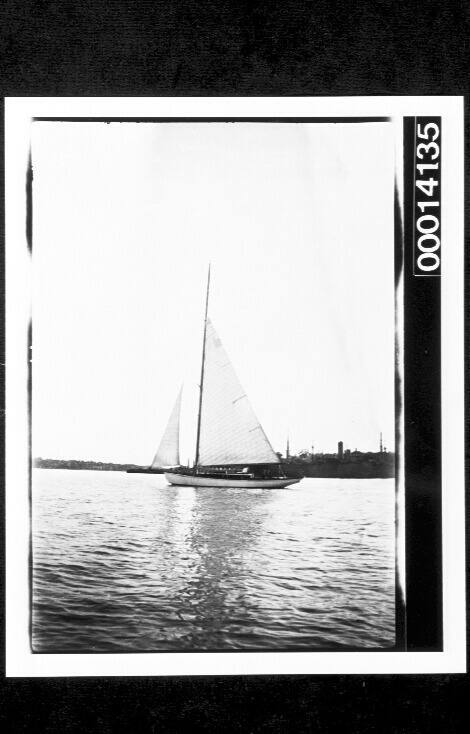 UTIEKAH II under sail