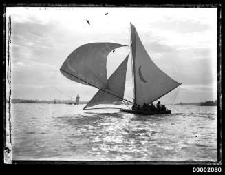 18-footer sailing on Sydney Harbour