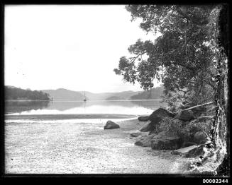 Boat on the Hawkesbury River near Bar Island