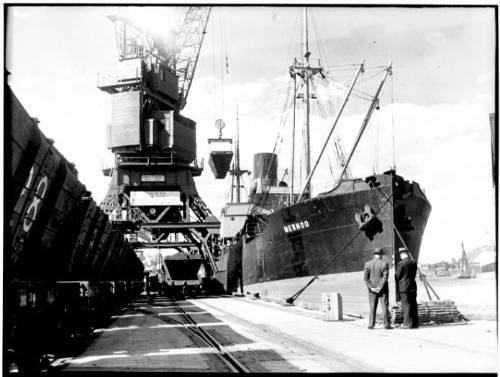 Loading coal at Balmain mine