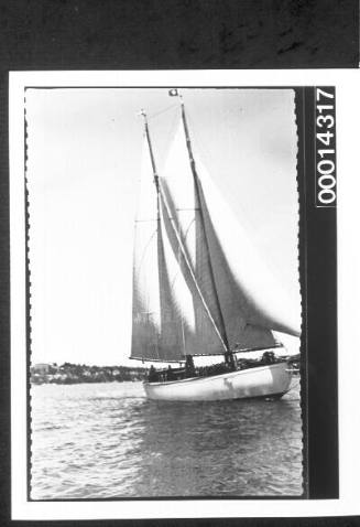 Starboard view of a yacht under sail