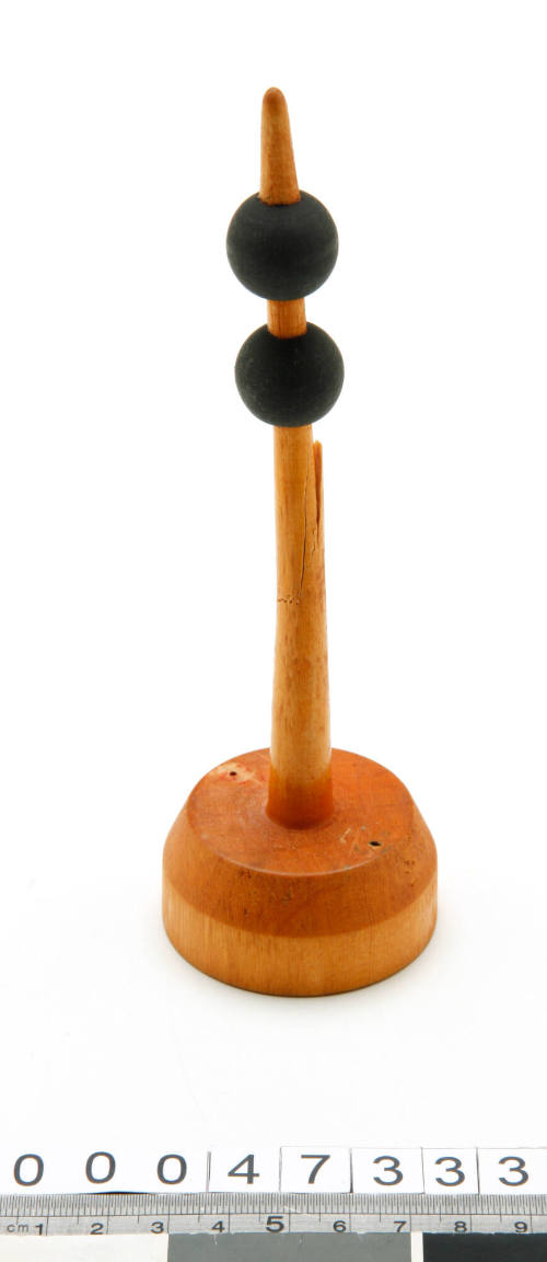 Stand with two black balls from navigational lights and buoys examination kit 00047331