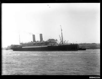 Orient Line RMS ORVIETO, 27 December 1919, turning out of Circular Quay
