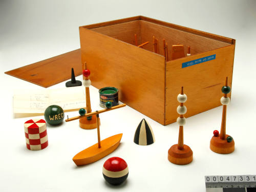 Testing set used by the Commonwealth Lighthouse Service in the examination of marine officers