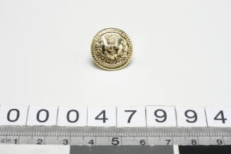 RAN officer's uniform button with manufacturer GAUNT B'HAM inscribed verso