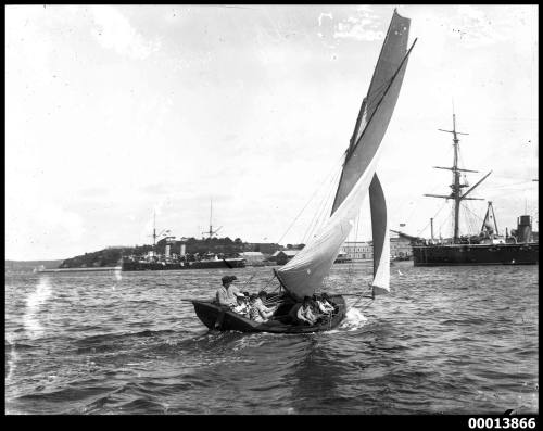 CHARLIE sailing towards Garden Island