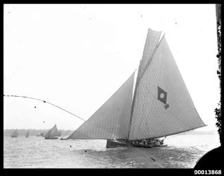 Queensland 22-footer STANLEY on Sydney Harbour, during the 1899 Anniversary Day Regatta